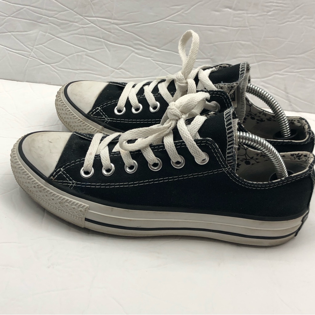 Converse Shoes Chuck Taylor All Star Unisex Womens Size 7 Mens Size 5 Canvas
